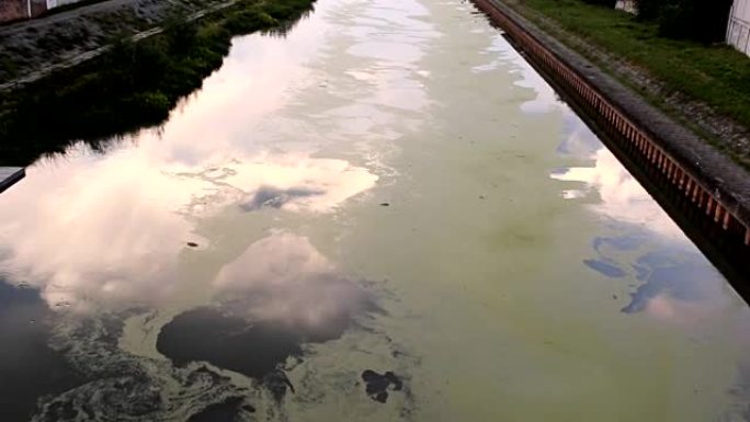 污染河