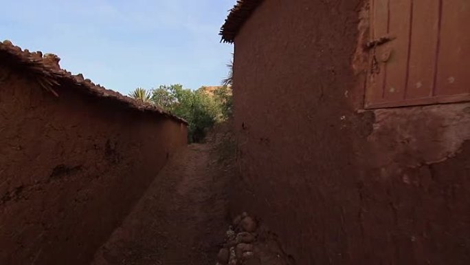 摩洛哥沙漠风景城市艾特-本-哈杜城堡散步的个人观点，电影《权力的游戏》中的外观