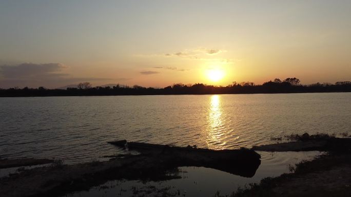 江河吧边的夕阳