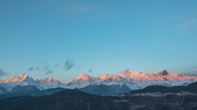 梅里雪山日照金山