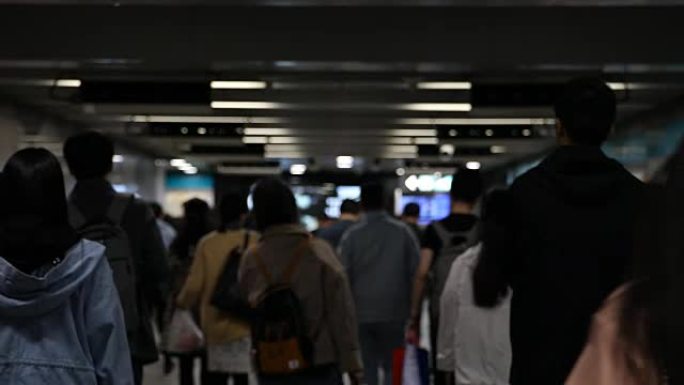 北京地铁地下通道人群背景