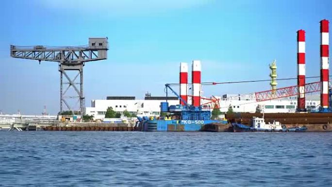 日本横滨的工业港口和船坞
