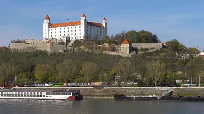 斯洛伐克布拉迪斯拉发-2017年11月: Stary Hrad-布拉迪斯拉发的古城堡。布拉迪斯拉发占
