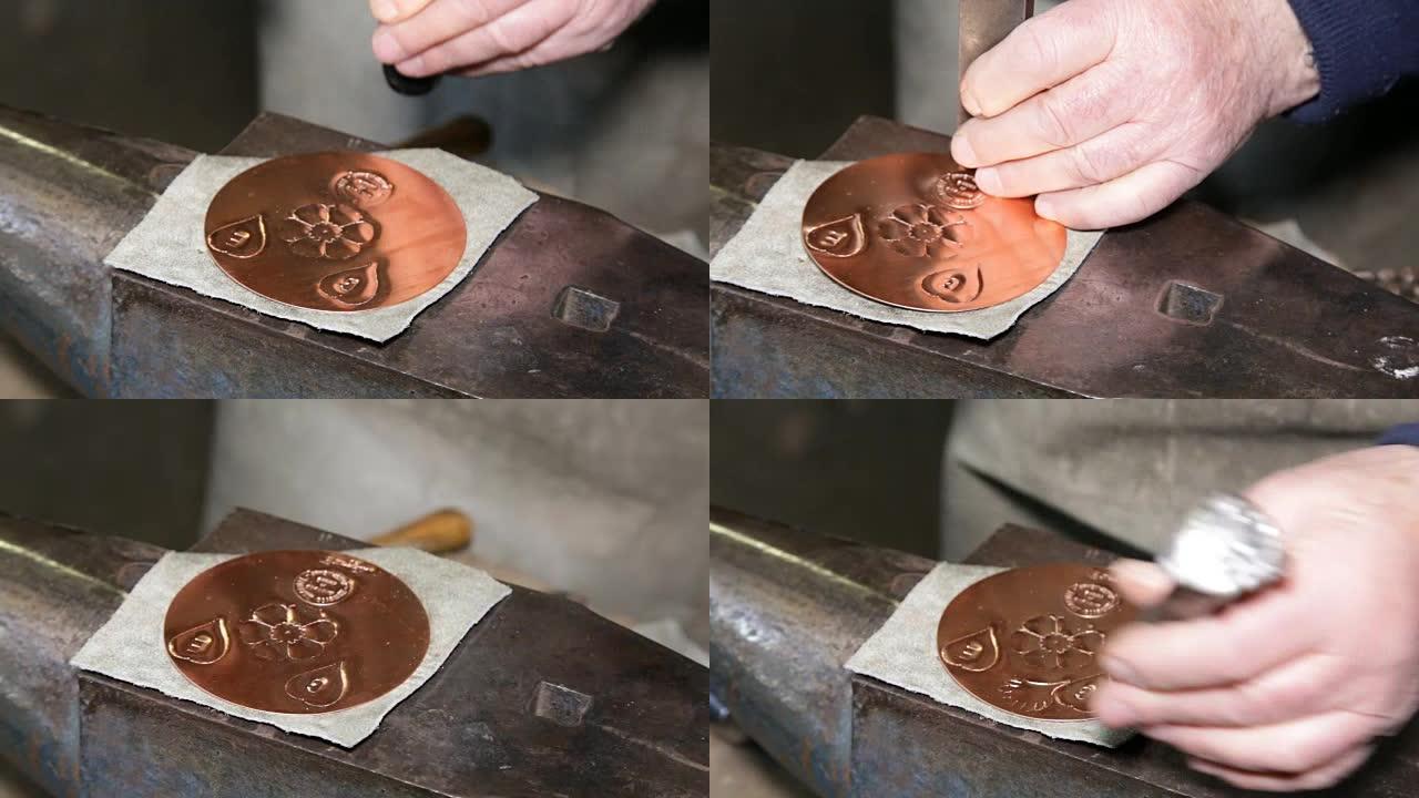 在铜匠的工作坊中: 雕刻一枚铜质奖章