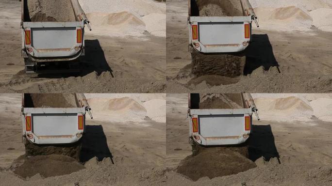自卸车正在卸载土壤