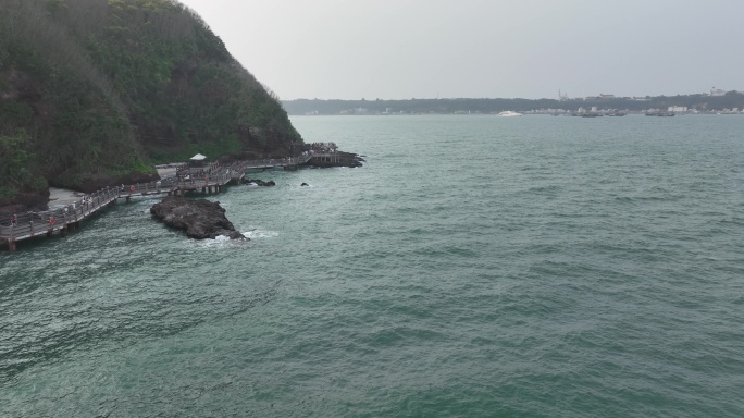 航拍涠洲岛南湾鳄鱼山