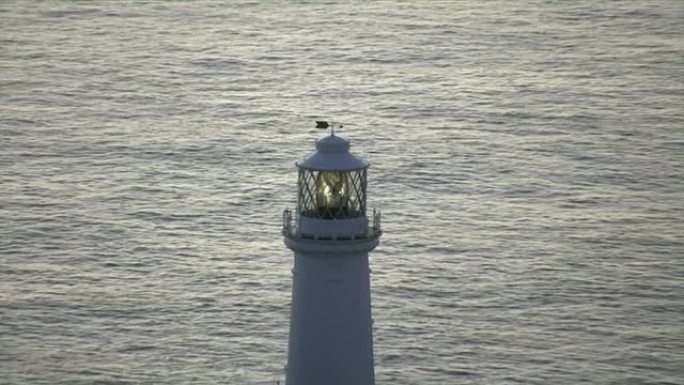 日落时的威尔士灯塔