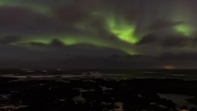 冰岛雷克雅未克附近北极光的延时