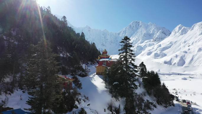 林芝雪山森林与美丽佛寺