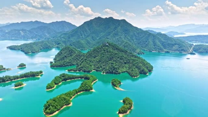 中国浙江省杭州市淳安千岛湖自然风光航拍。