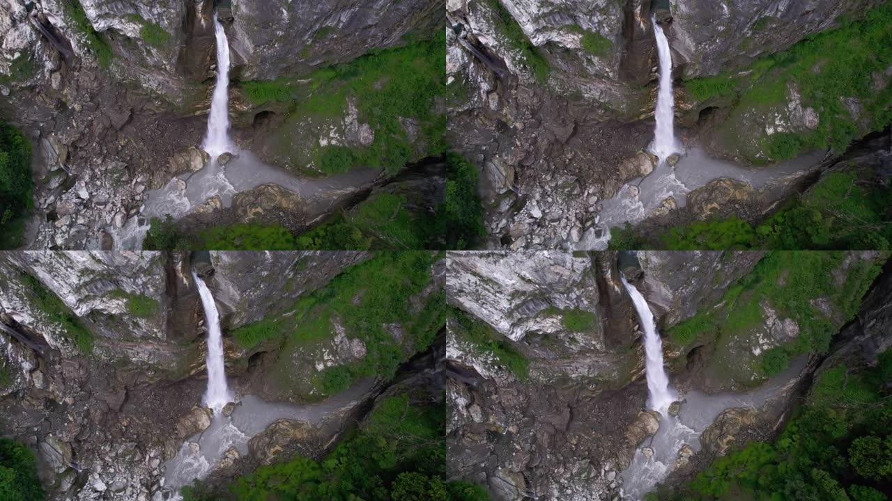 尼泊尔的空中瀑布俯拍俯视山崖航拍