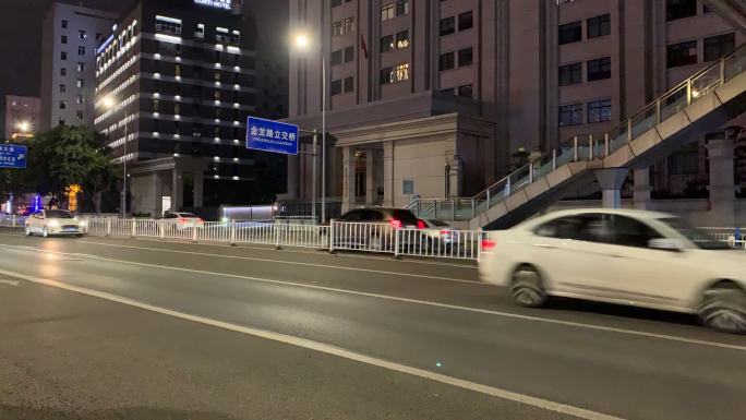 延时摄影车流侧位视角重庆夜晚旅游车流行驶
