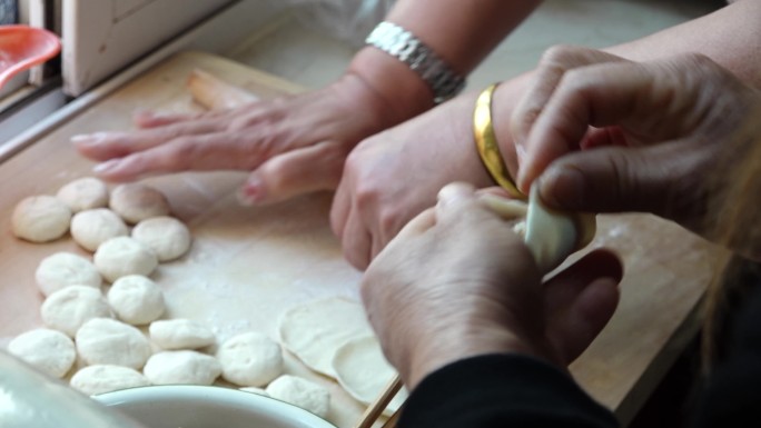 包饺子煮饺子手工水饺