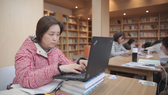 全民读书学习大全各类人各种场所实拍