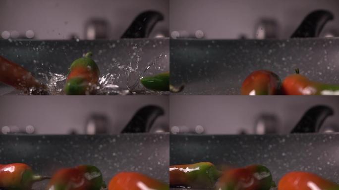 辣椒被扔进煎锅慢动作，480 fps