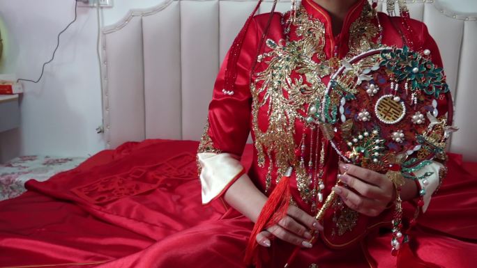 秀禾新娘坐福传统婚礼传统仪式待嫁