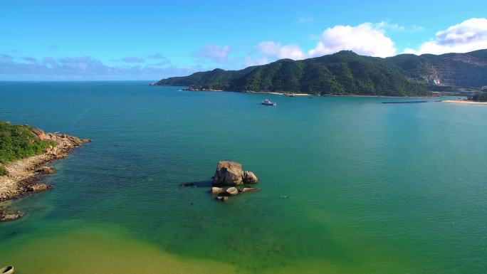 航拍三亚后海皇后湾海上冲浪及海棠湾风光