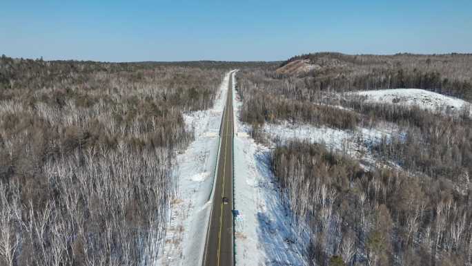 原创 黑龙江大兴安岭雪原森林公路航拍景观