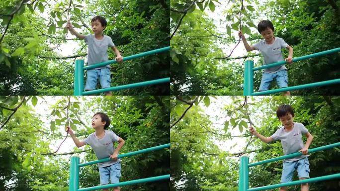 男孩在公园玩耍