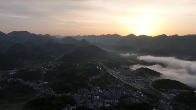 武陵大山建始高坪晨曦云海