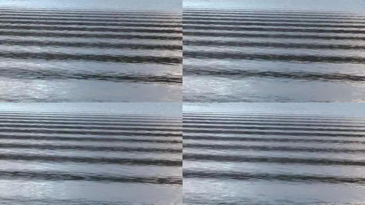 水上摩托艇的波浪和反射