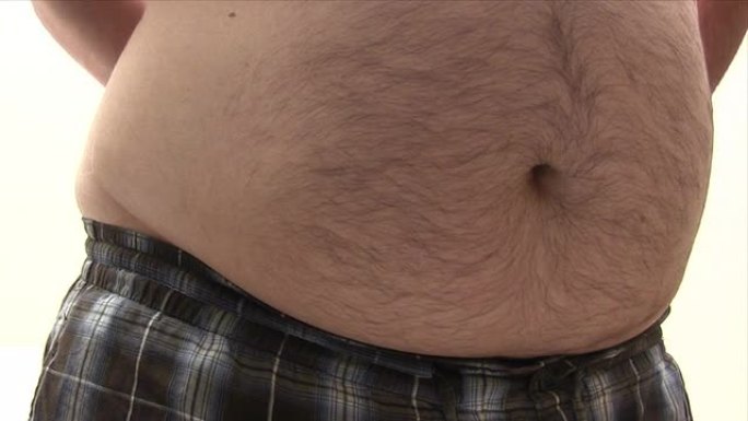 测量他厚实的肚子减肥减脂锻炼身体