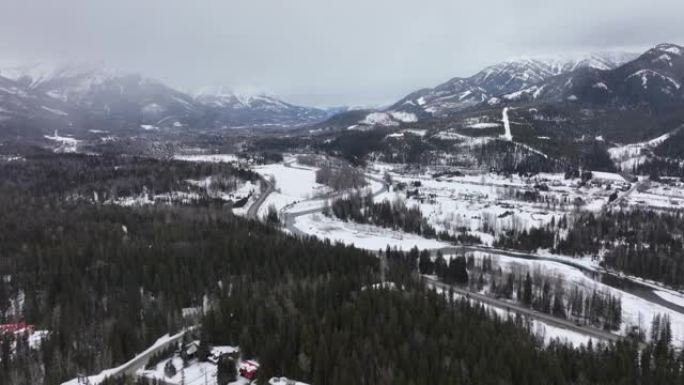 加拿大不列颠哥伦比亚省Fernie和洛矶山脉东库特尼地区的麋鹿谷