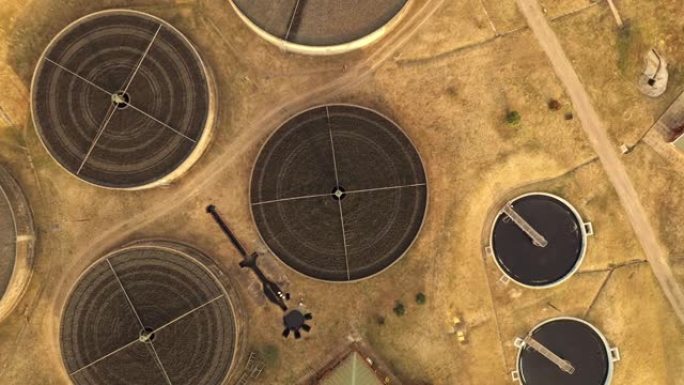 鸟瞰图废物处理设施处理废水污水厂清洁黑水卫生用无人机4k上方的化学品