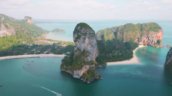 安达曼海一个岛屿附近的快艇鸟瞰图