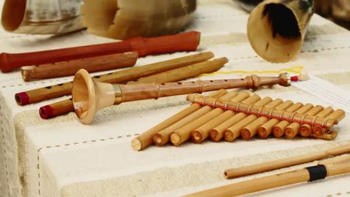 特写镜头盘笛和其他类型的木笛