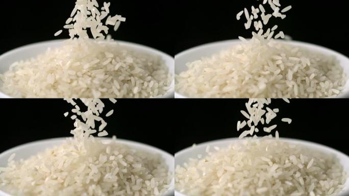 将大米倒入盘子，慢动作