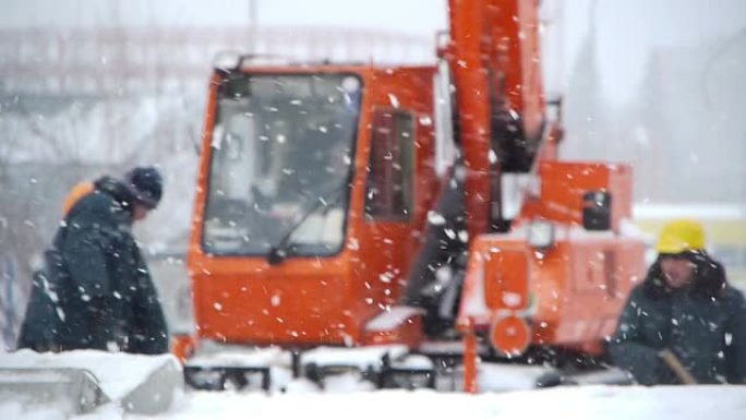 冬季施工路政鹅毛大雪飘雪