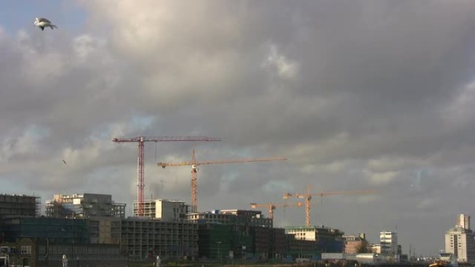 时光倒流 -- 阿姆斯特丹港口的公寓建设
