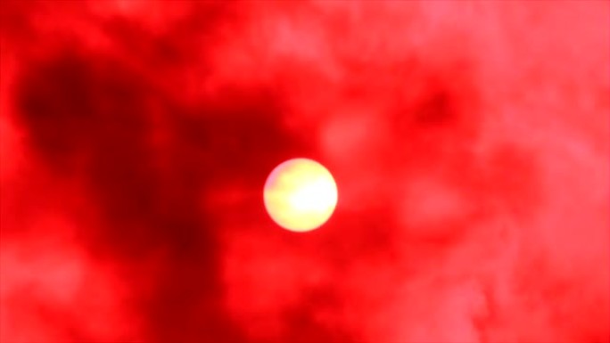 红雾中的太阳盘