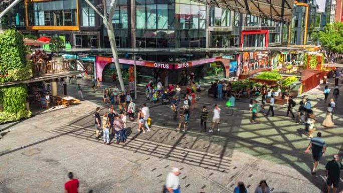 4k镜头在布里斯班商业中心区高峰时间在布里斯班皇后街购物中心拥挤的通勤者和游客步行的时间流逝