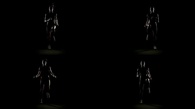 高清视频运动女孩训练练习步骤黑色背景