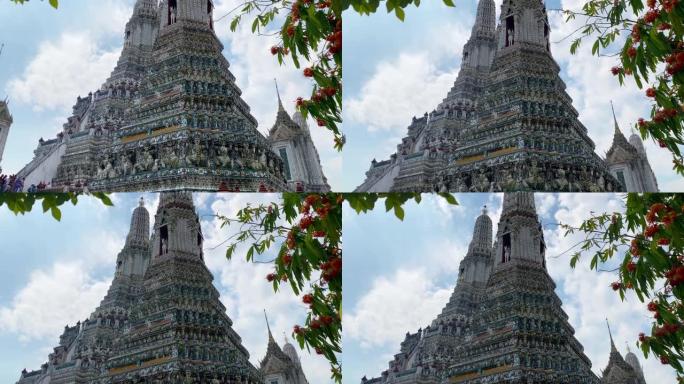 泰国首都的名片是佛教寺庙Wat Arun，黎明寺，它位于湄南河岸边