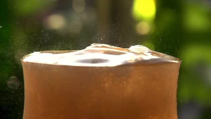 起泡酒中的冰块