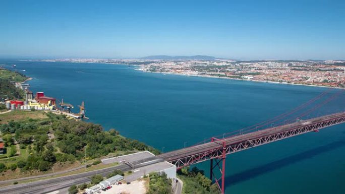塔霍河上的4月25日悬索桥，连接葡萄牙的阿尔马达和里斯本