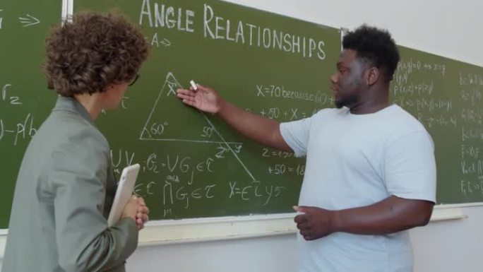 黑人学生解决几何问题
