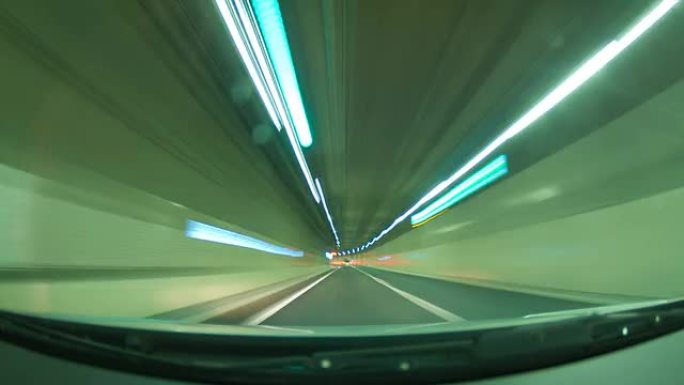 东京高速公路夜间驾驶时间流逝