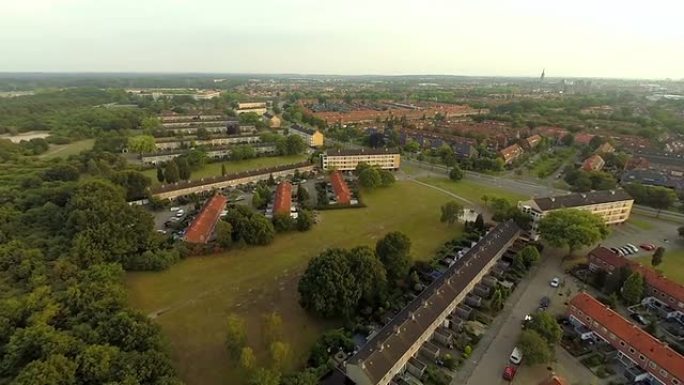 荷兰小镇边缘的鸟瞰图