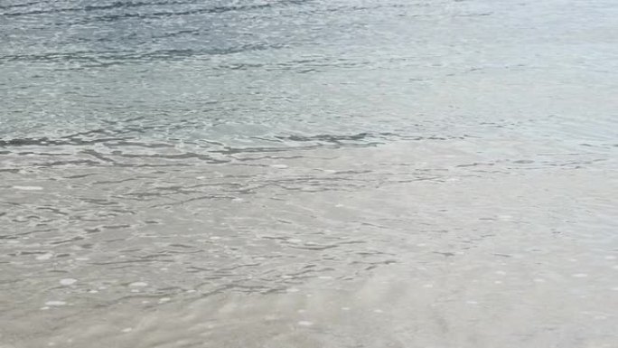 石垣岛Kabira湾美丽清澈的海水。