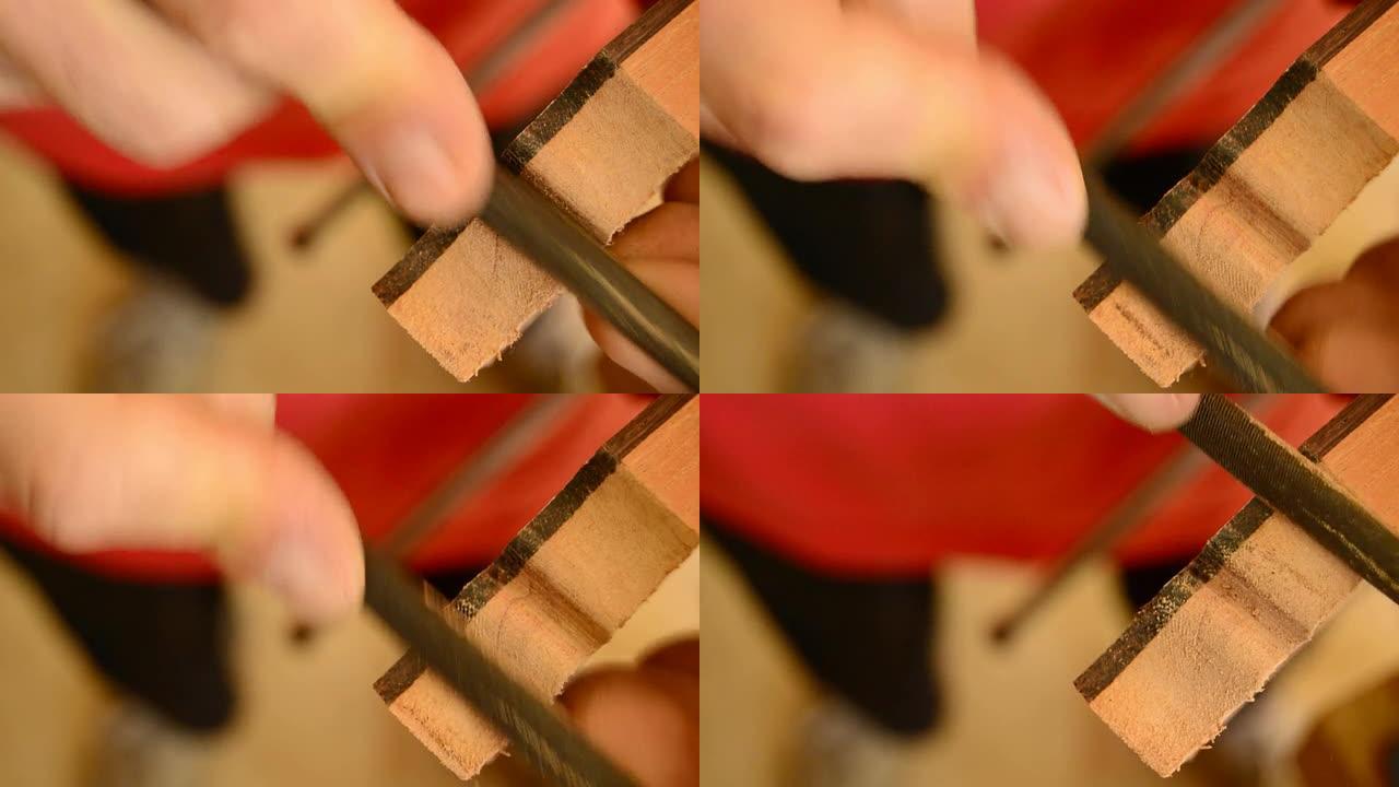 制琴师使用石灰木材