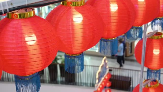 红圈中国灯笼装饰在新年快乐庆祝