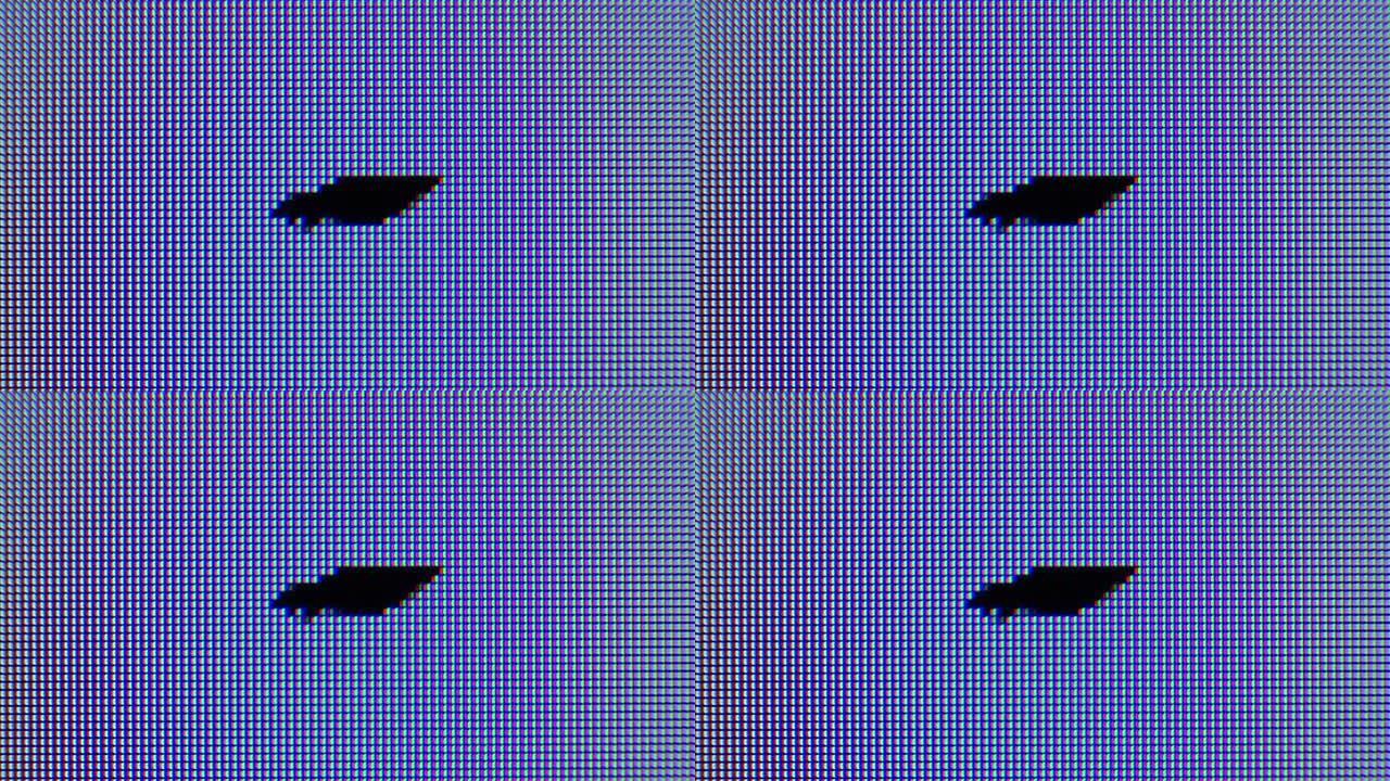 电脑屏幕上的动画飞行多边形黑鸟