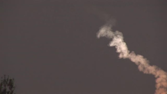 航天飞机发射的烟雾