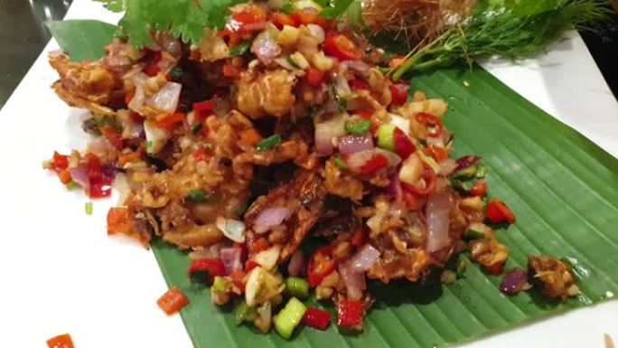 辣椒盐炒软壳蟹，泰国菜。