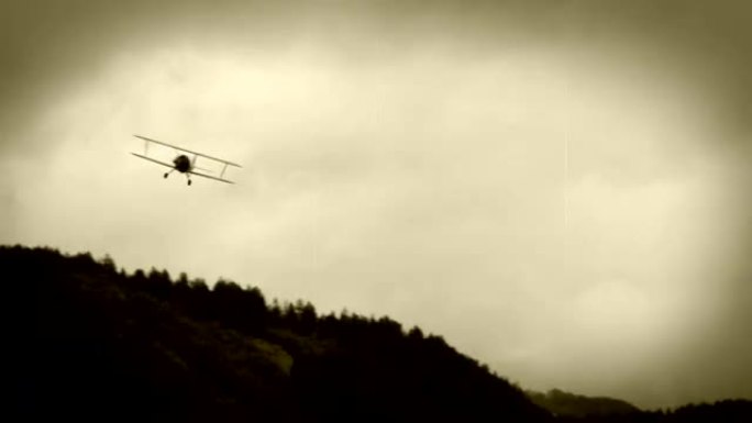 旧电影效果: 第二次世界大战的双翼飞机