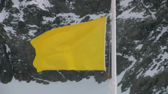 山里的黄旗